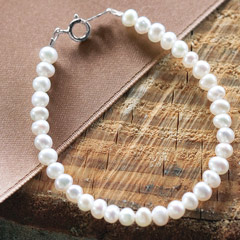 Keepsake Pearl Baby Bracelet Image 1